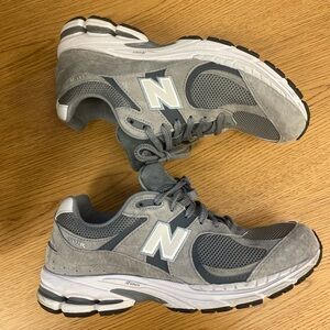 New Balance Men's 2002R 10.5